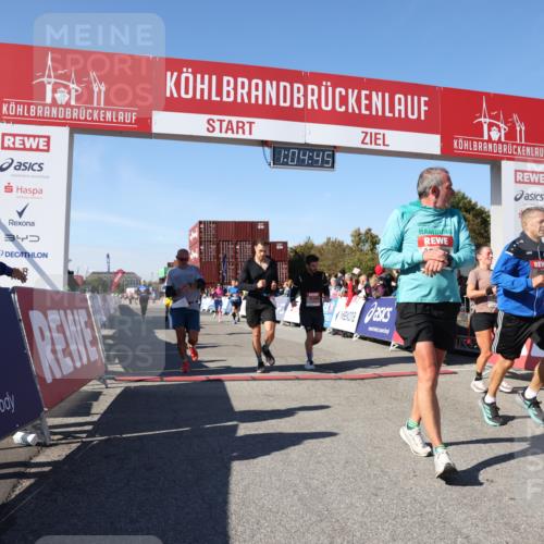 03.10.2025 - Köhlbrandbrückenlauf Lena Gebhardt http://msf.ph/oto/9049055 03.10.2025 13:04:45 Ziel 4022, 4061, 4236, 4246, 4247, 4303, 4449, 4713, 4724, 4831, 5849, 5948, 5968, 6268, 6470, 6716 meine-sportfotos.de