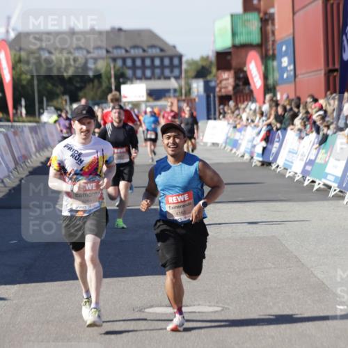 03.10.2025 - Köhlbrandbrückenlauf Jannik Wohlers http://msf.ph/oto/9049061 03.10.2025 13:07:37 Ziel 4113, 4165, 4254, 4263, 4288, 4375, 4636, 6744, 6800 meine-sportfotos.de