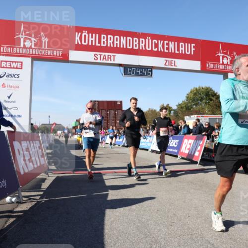 03.10.2025 - Köhlbrandbrückenlauf Lena Gebhardt http://msf.ph/oto/9049070 03.10.2025 13:04:46 Ziel 4022, 4061, 4236, 4246, 4247, 4303, 4449, 4713, 4724, 4831, 5849, 5948, 5968, 6268, 6470, 6716 meine-sportfotos.de
