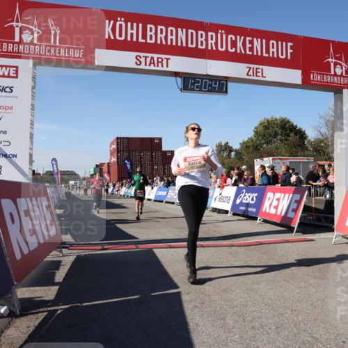 03.10.2025 - Köhlbrandbrückenlauf Lena Gebhardt http://msf.ph/oto/9049071 03.10.2025 13:20:48 Ziel 4476, 4646, 4709, 4915, 4916, 5084, 5480, 5488, 5774, 5918, 5920, 6703, 6777 meine-sportfotos.de
