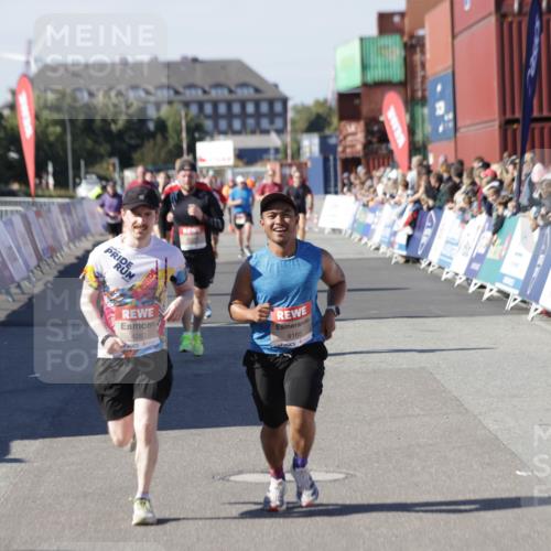 03.10.2025 - Köhlbrandbrückenlauf Jannik Wohlers http://msf.ph/oto/9049073 03.10.2025 13:07:37 Ziel 4113, 4165, 4254, 4263, 4288, 4375, 4636, 6744, 6800 meine-sportfotos.de