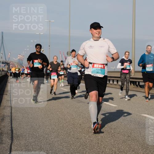 03.10.2025 - Köhlbrandbrückenlauf Fabian Wolf http://msf.ph/oto/9049074 03.10.2025 10:00:49 Position 3 3815, 1121 meine-sportfotos.de