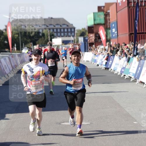 03.10.2025 - Köhlbrandbrückenlauf Jannik Wohlers http://msf.ph/oto/9049076 03.10.2025 13:07:37 Ziel 4113, 4165, 4254, 4263, 4288, 4375, 4636, 6744, 6800 meine-sportfotos.de