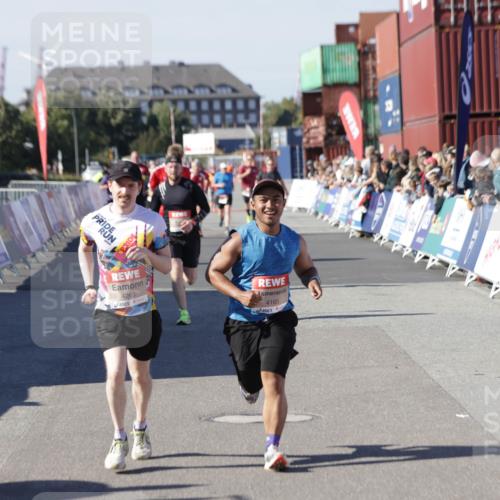 03.10.2025 - Köhlbrandbrückenlauf Jannik Wohlers http://msf.ph/oto/9049083 03.10.2025 13:07:37 Ziel 4113, 4165, 4254, 4263, 4288, 4375, 4636, 6744, 6800 meine-sportfotos.de