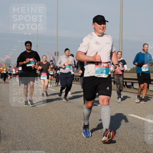 03.10.2025 - Köhlbrandbrückenlauf Fabian Wolf http://msf.ph/oto/9049091 03.10.2025 10:00:50 Position 3 3815, 1121 meine-sportfotos.de