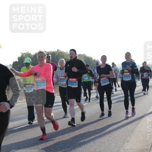03.10.2025 - Köhlbrandbrückenlauf Jannik Wohlers http://msf.ph/oto/9049111 03.10.2025 09:18:18 Position 3 3168, 3210, 1164, 1162, 3515, 1460 meine-sportfotos.de