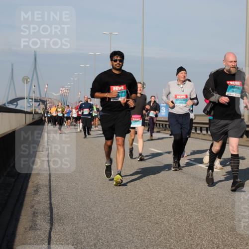 03.10.2025 - Köhlbrandbrückenlauf Fabian Wolf http://msf.ph/oto/9049114 03.10.2025 10:00:51 Position 3 2851, 1941 meine-sportfotos.de