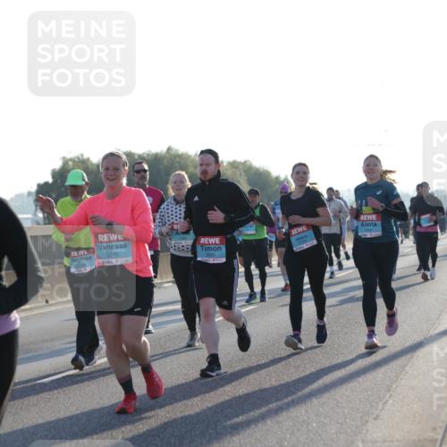 03.10.2025 - Köhlbrandbrückenlauf Jannik Wohlers http://msf.ph/oto/9049118 03.10.2025 09:18:18 Position 3 3168, 3210, 1164, 1162, 3515, 3724, 1460 meine-sportfotos.de