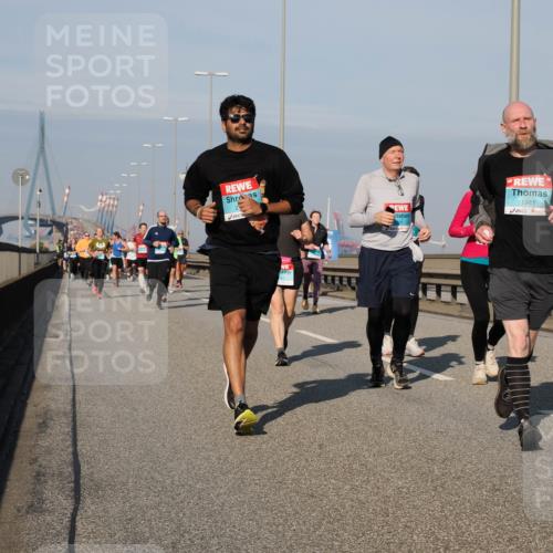 03.10.2025 - Köhlbrandbrückenlauf Fabian Wolf http://msf.ph/oto/9049129 03.10.2025 10:00:51 Position 3 1941, 3150 meine-sportfotos.de