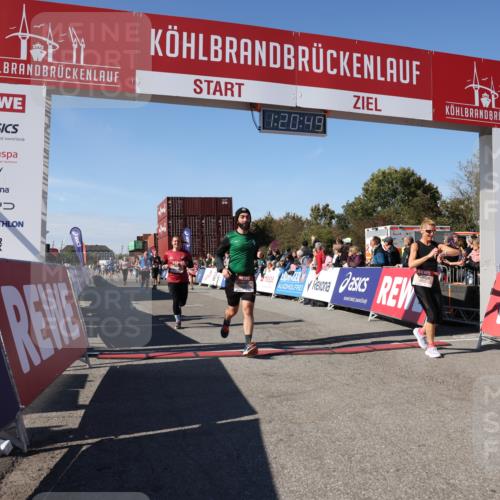03.10.2025 - Köhlbrandbrückenlauf Lena Gebhardt http://msf.ph/oto/9049134 03.10.2025 13:20:49 Ziel 4476, 4646, 4709, 4915, 4916, 5006, 5084, 5480, 5488, 5774, 5918, 5920, 6703 meine-sportfotos.de