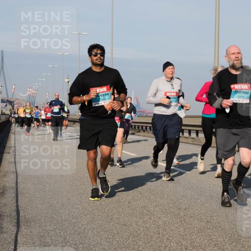 03.10.2025 - Köhlbrandbrückenlauf Fabian Wolf http://msf.ph/oto/9049141 03.10.2025 10:00:51 Position 3 2168, 1941, 3150 meine-sportfotos.de