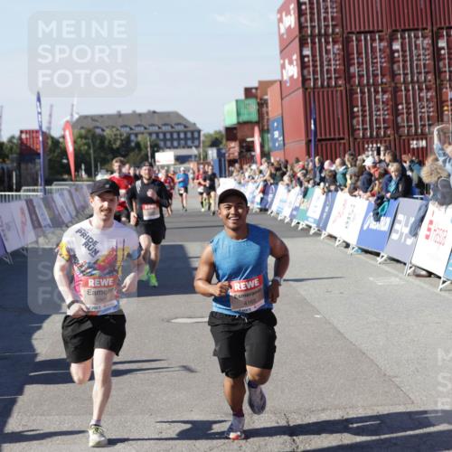 03.10.2025 - Köhlbrandbrückenlauf Jannik Wohlers http://msf.ph/oto/9049145 03.10.2025 13:07:38 Ziel 4113, 4165, 4254, 4263, 4375, 4636, 6744, 6800 meine-sportfotos.de