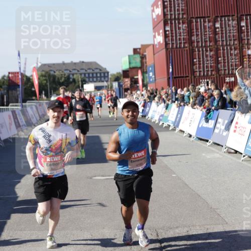 03.10.2025 - Köhlbrandbrückenlauf Jannik Wohlers http://msf.ph/oto/9049150 03.10.2025 13:07:38 Ziel 4113, 4165, 4254, 4263, 4375, 4636, 6744, 6800 meine-sportfotos.de