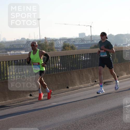 03.10.2025 - Köhlbrandbrückenlauf Lena Gebhardt http://msf.ph/oto/9049153 03.10.2025 09:12:06 Position 1  meine-sportfotos.de