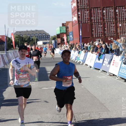 03.10.2025 - Köhlbrandbrückenlauf Jannik Wohlers http://msf.ph/oto/9049160 03.10.2025 13:07:38 Ziel 4113, 4165, 4254, 4263, 4375, 4636, 6744, 6800 meine-sportfotos.de