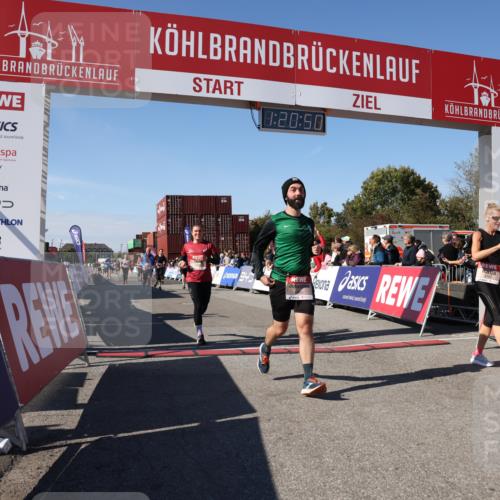 03.10.2025 - Köhlbrandbrückenlauf Lena Gebhardt http://msf.ph/oto/9049162 03.10.2025 13:20:50 Ziel 4476, 4646, 4709, 4915, 4916, 5006, 5084, 5169, 5480, 5488, 5774, 5918, 5920, 6703 meine-sportfotos.de