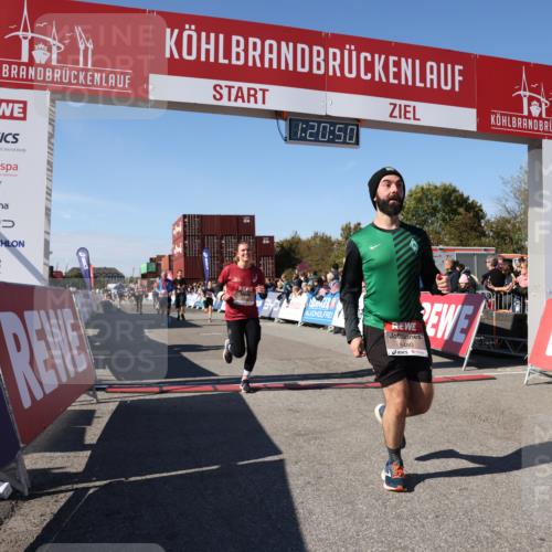 03.10.2025 - Köhlbrandbrückenlauf Lena Gebhardt http://msf.ph/oto/9049172 03.10.2025 13:20:51 Ziel 4476, 4646, 4709, 4915, 4916, 5006, 5084, 5130, 5169, 5480, 5488, 5501, 5774, 5918, 5920, 6703, 6780 meine-sportfotos.de