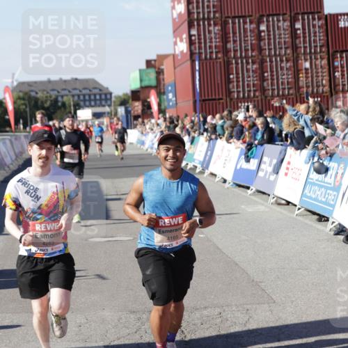 03.10.2025 - Köhlbrandbrückenlauf Jannik Wohlers http://msf.ph/oto/9049178 03.10.2025 13:07:39 Ziel 4113, 4165, 4254, 4263, 4375, 4636, 6744, 6800 meine-sportfotos.de