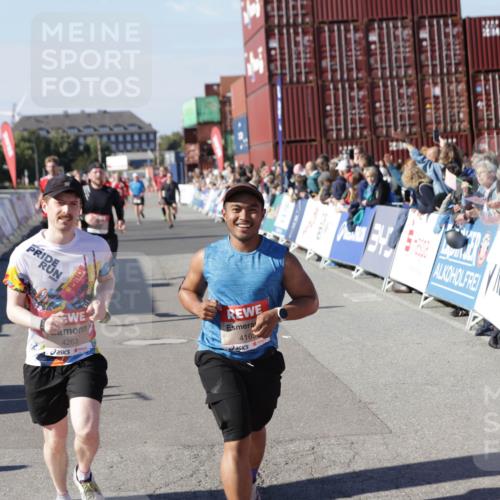 03.10.2025 - Köhlbrandbrückenlauf Jannik Wohlers http://msf.ph/oto/9049181 03.10.2025 13:07:39 Ziel 4113, 4165, 4254, 4263, 4375, 4636, 6744, 6800 meine-sportfotos.de