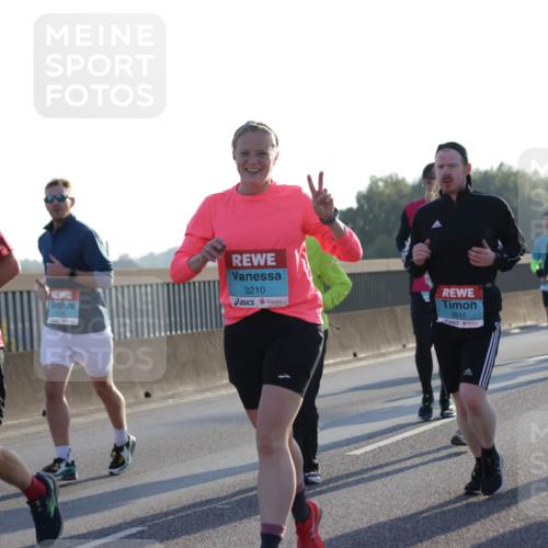 03.10.2025 - Köhlbrandbrückenlauf Jannik Wohlers http://msf.ph/oto/9049182 03.10.2025 09:18:19 Position 3 2882, 3210, 3515, 3724 meine-sportfotos.de