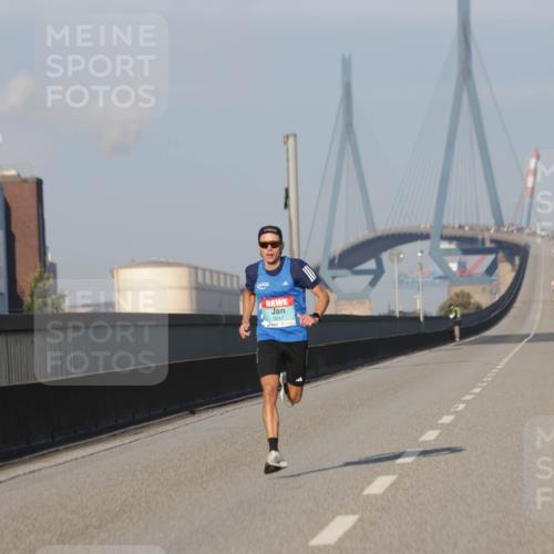 03.10.2025 - Köhlbrandbrückenlauf Jannik Wohlers http://msf.ph/oto/9049210 03.10.2025 09:33:41 Position 3 3247 meine-sportfotos.de