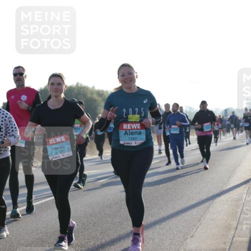 03.10.2025 - Köhlbrandbrückenlauf Jannik Wohlers http://msf.ph/oto/9049219 03.10.2025 09:18:20 Position 3 3724, 3515, 2025, 1460 meine-sportfotos.de