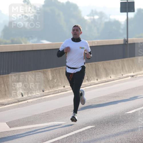 03.10.2025 - Köhlbrandbrückenlauf Lena Gebhardt http://msf.ph/oto/9049237 03.10.2025 09:12:12 Position 1  meine-sportfotos.de
