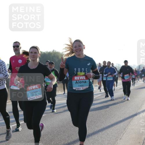 03.10.2025 - Köhlbrandbrückenlauf Jannik Wohlers http://msf.ph/oto/9049238 03.10.2025 09:18:20 Position 3 515, 1162, 3724, 2025, 1460 meine-sportfotos.de