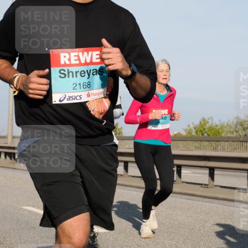 03.10.2025 - Köhlbrandbrückenlauf Fabian Wolf http://msf.ph/oto/9049242 03.10.2025 10:00:53 Position 3 2168, 2853 meine-sportfotos.de