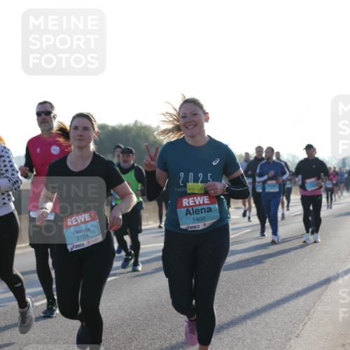 03.10.2025 - Köhlbrandbrückenlauf Jannik Wohlers http://msf.ph/oto/9049243 03.10.2025 09:18:20 Position 3 1162, 3724, 2025, 1460 meine-sportfotos.de