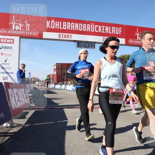 03.10.2025 - Köhlbrandbrückenlauf Lena Gebhardt http://msf.ph/oto/9049265 03.10.2025 13:04:50 Ziel 4022, 4061, 4236, 4240, 4246, 4247, 4303, 4449, 4724, 4831, 5849, 5948, 5968, 6268, 6470, 6716 meine-sportfotos.de
