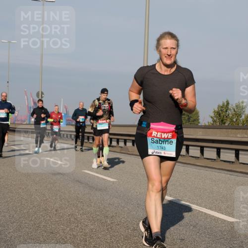 03.10.2025 - Köhlbrandbrückenlauf Fabian Wolf http://msf.ph/oto/9049292 03.10.2025 10:00:54 Position 3 1743 meine-sportfotos.de