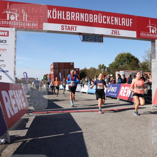 03.10.2025 - Köhlbrandbrückenlauf Lena Gebhardt http://msf.ph/oto/9049293 03.10.2025 13:20:54 Ziel 4646, 4709, 4915, 4916, 5006, 5084, 5130, 5156, 5169, 5377, 5480, 5488, 5501, 5774, 5920, 6703, 6780 meine-sportfotos.de