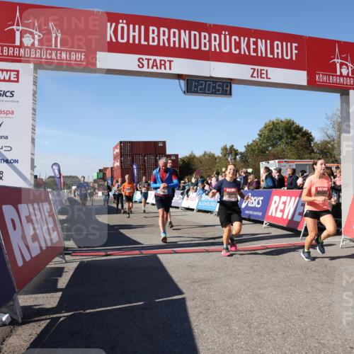 03.10.2025 - Köhlbrandbrückenlauf Lena Gebhardt http://msf.ph/oto/9049302 03.10.2025 13:20:54 Ziel 4646, 4709, 4915, 4916, 5006, 5084, 5130, 5156, 5169, 5377, 5480, 5488, 5501, 5774, 5920, 6703, 6780 meine-sportfotos.de