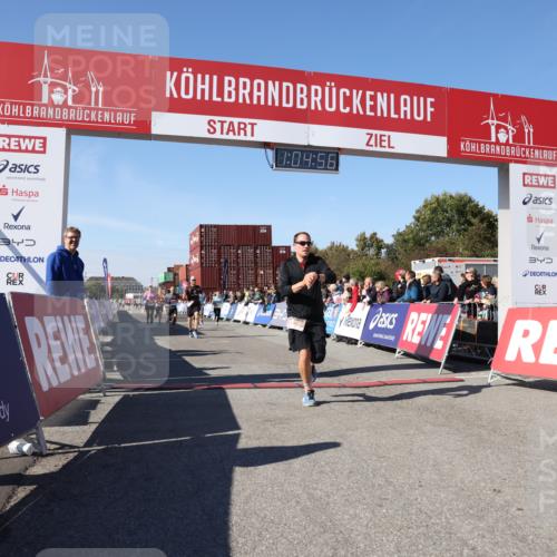 03.10.2025 - Köhlbrandbrückenlauf Lena Gebhardt http://msf.ph/oto/9049305 03.10.2025 13:04:57 Ziel 4061, 4175, 4217, 4240, 4303, 4449, 4751, 5670, 5785, 5849, 5951, 5952, 5968, 6268, 6561, 6716 meine-sportfotos.de
