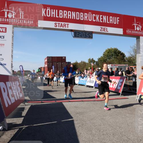 03.10.2025 - Köhlbrandbrückenlauf Lena Gebhardt http://msf.ph/oto/9049311 03.10.2025 13:20:55 Ziel 4709, 4915, 4916, 5006, 5084, 5130, 5156, 5169, 5377, 5480, 5488, 5501, 5774, 6296, 6645, 6646, 6648, 6650, 6703, 6780 meine-sportfotos.de