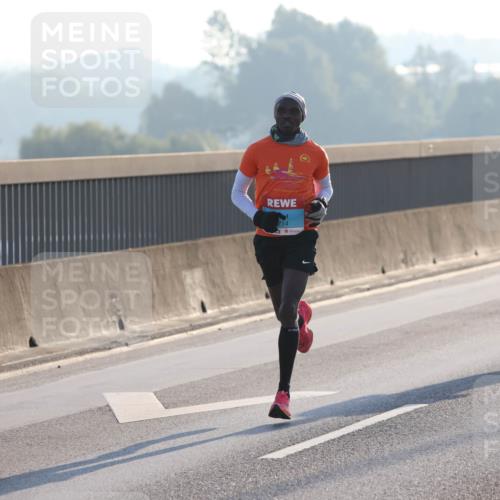 03.10.2025 - Köhlbrandbrückenlauf Lena Gebhardt http://msf.ph/oto/9049333 03.10.2025 09:12:15 Position 1 714 meine-sportfotos.de