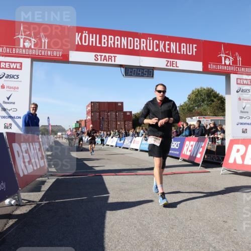 03.10.2025 - Köhlbrandbrückenlauf Lena Gebhardt http://msf.ph/oto/9049340 03.10.2025 13:04:57 Ziel 4061, 4175, 4217, 4240, 4303, 4449, 4751, 5670, 5785, 5849, 5951, 5952, 5968, 6268, 6561, 6716 meine-sportfotos.de