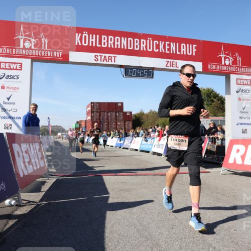 03.10.2025 - Köhlbrandbrückenlauf Lena Gebhardt http://msf.ph/oto/9049356 03.10.2025 13:04:58 Ziel 4061, 4175, 4217, 4240, 4449, 4751, 5670, 5785, 5849, 5951, 5952, 6268, 6561, 6716 meine-sportfotos.de