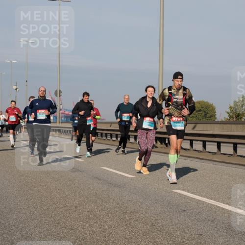 03.10.2025 - Köhlbrandbrückenlauf Fabian Wolf http://msf.ph/oto/9049365 03.10.2025 10:00:56 Position 3 1124, 1834, 2413 meine-sportfotos.de