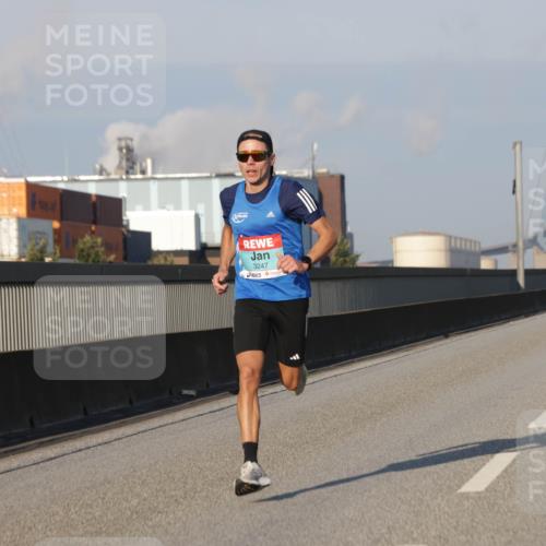 03.10.2025 - Köhlbrandbrückenlauf Jannik Wohlers http://msf.ph/oto/9049390 03.10.2025 09:33:44 Position 3 3247 meine-sportfotos.de