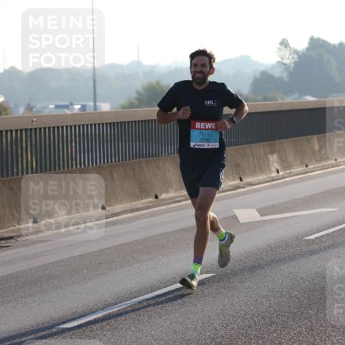 03.10.2025 - Köhlbrandbrückenlauf Lena Gebhardt http://msf.ph/oto/9049394 03.10.2025 09:12:18 Position 1 3760 meine-sportfotos.de
