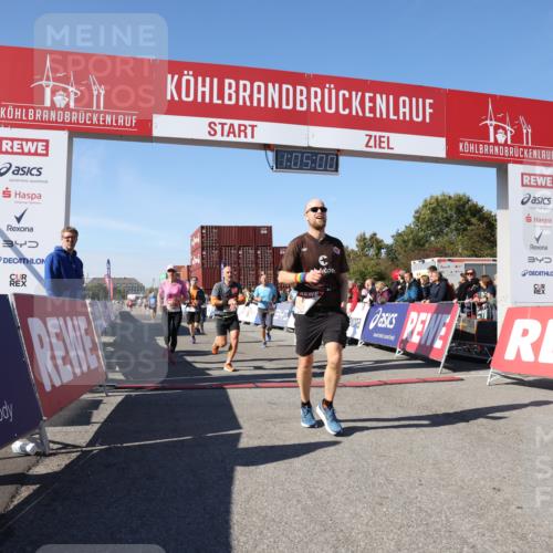 03.10.2025 - Köhlbrandbrückenlauf Lena Gebhardt http://msf.ph/oto/9049404 03.10.2025 13:05:00 Ziel 4175, 4217, 4240, 4751, 5670, 5785, 5951, 5952, 6561, 6719 meine-sportfotos.de