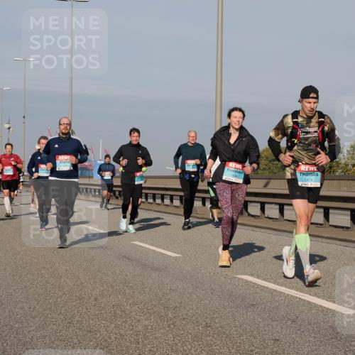 03.10.2025 - Köhlbrandbrückenlauf Fabian Wolf http://msf.ph/oto/9049412 03.10.2025 10:00:57 Position 3 1124, 1834, 2413 meine-sportfotos.de