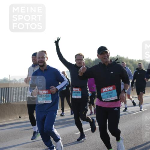 03.10.2025 - Köhlbrandbrückenlauf Jannik Wohlers http://msf.ph/oto/9049413 03.10.2025 09:18:24 Position 3 1675, 1408, 3799, 1605 meine-sportfotos.de