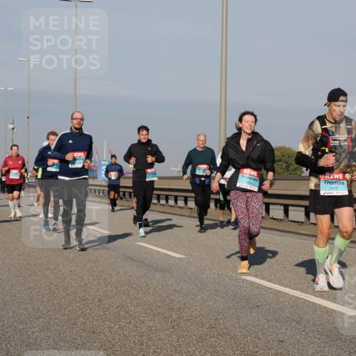 03.10.2025 - Köhlbrandbrückenlauf Fabian Wolf http://msf.ph/oto/9049425 03.10.2025 10:00:57 Position 3 1834, 2413 meine-sportfotos.de