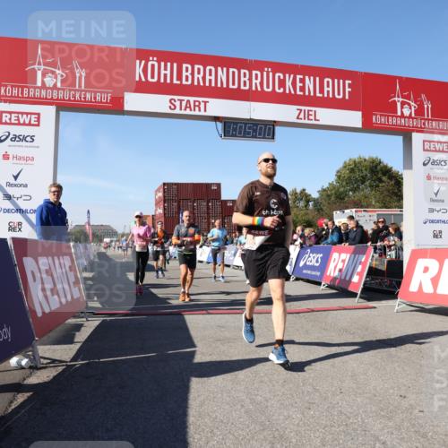 03.10.2025 - Köhlbrandbrückenlauf Lena Gebhardt http://msf.ph/oto/9049427 03.10.2025 13:05:00 Ziel 4175, 4217, 4240, 4751, 5670, 5785, 5951, 5952, 6561, 6719 meine-sportfotos.de