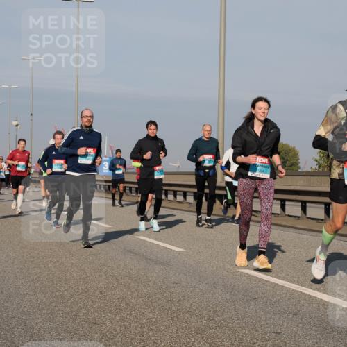 03.10.2025 - Köhlbrandbrückenlauf Fabian Wolf http://msf.ph/oto/9049434 03.10.2025 10:00:57 Position 3 1124, 1834, 2413 meine-sportfotos.de