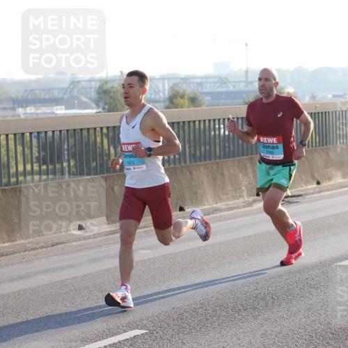 03.10.2025 - Köhlbrandbrückenlauf Lena Gebhardt http://msf.ph/oto/9049438 03.10.2025 09:12:27 Position 1 1013, 2968 meine-sportfotos.de