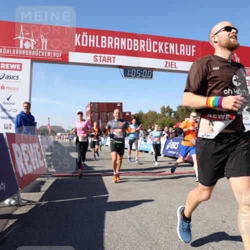 03.10.2025 - Köhlbrandbrückenlauf Lena Gebhardt http://msf.ph/oto/9049451 03.10.2025 13:05:01 Ziel 4098, 4175, 4217, 4240, 4256, 4751, 5670, 5785, 5951, 5952, 6561, 6719 meine-sportfotos.de
